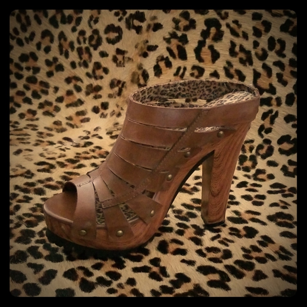 Women's high heel clogs